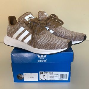 **ADIDAS** SWIFT RUN J
